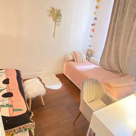 Villa Lepic, Luxury Flat In Montmartre With Private Terrasse-Appartement Entier パリ エクステリア 写真