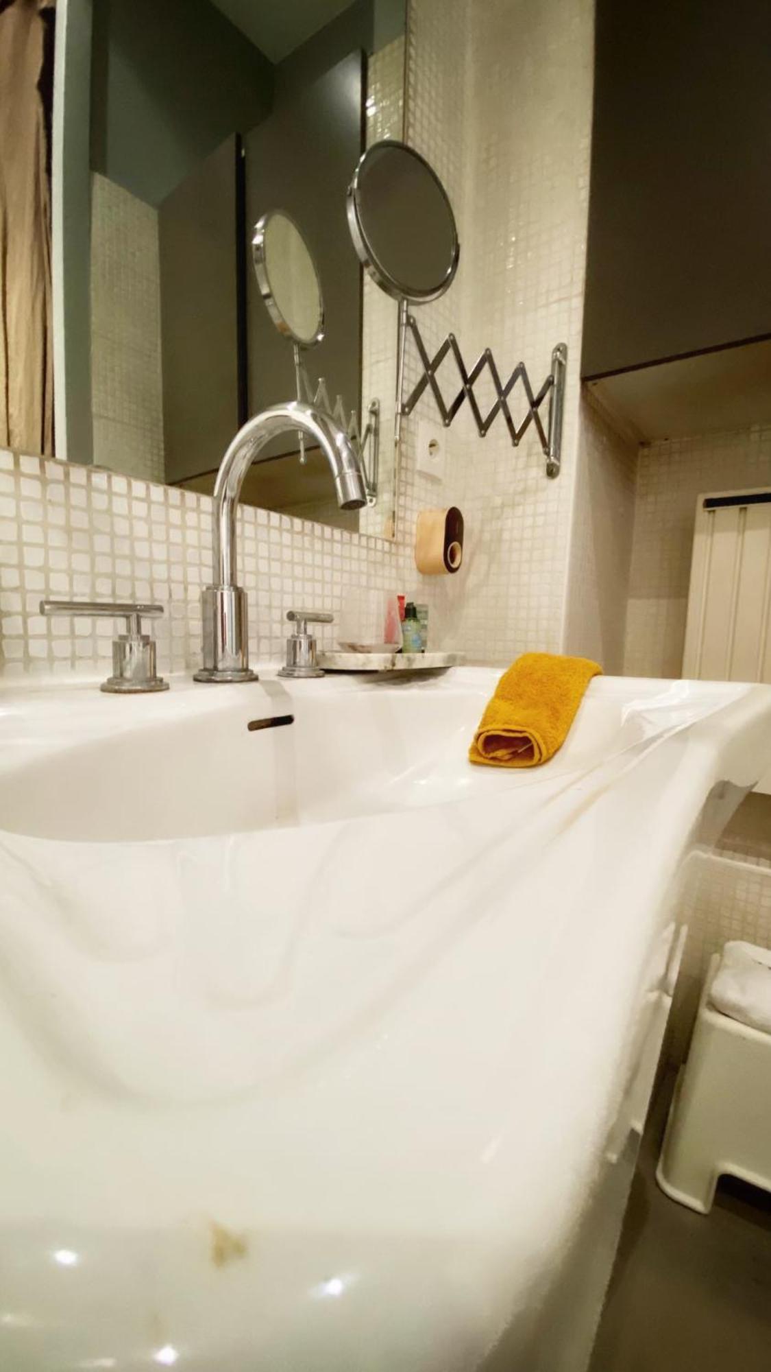 Villa Lepic, Luxury Flat In Montmartre With Private Terrasse-Appartement Entier パリ エクステリア 写真